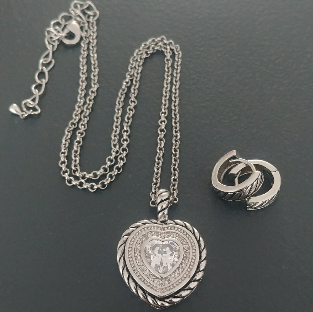 Beautiful Cowgirl Style Heart Necklace